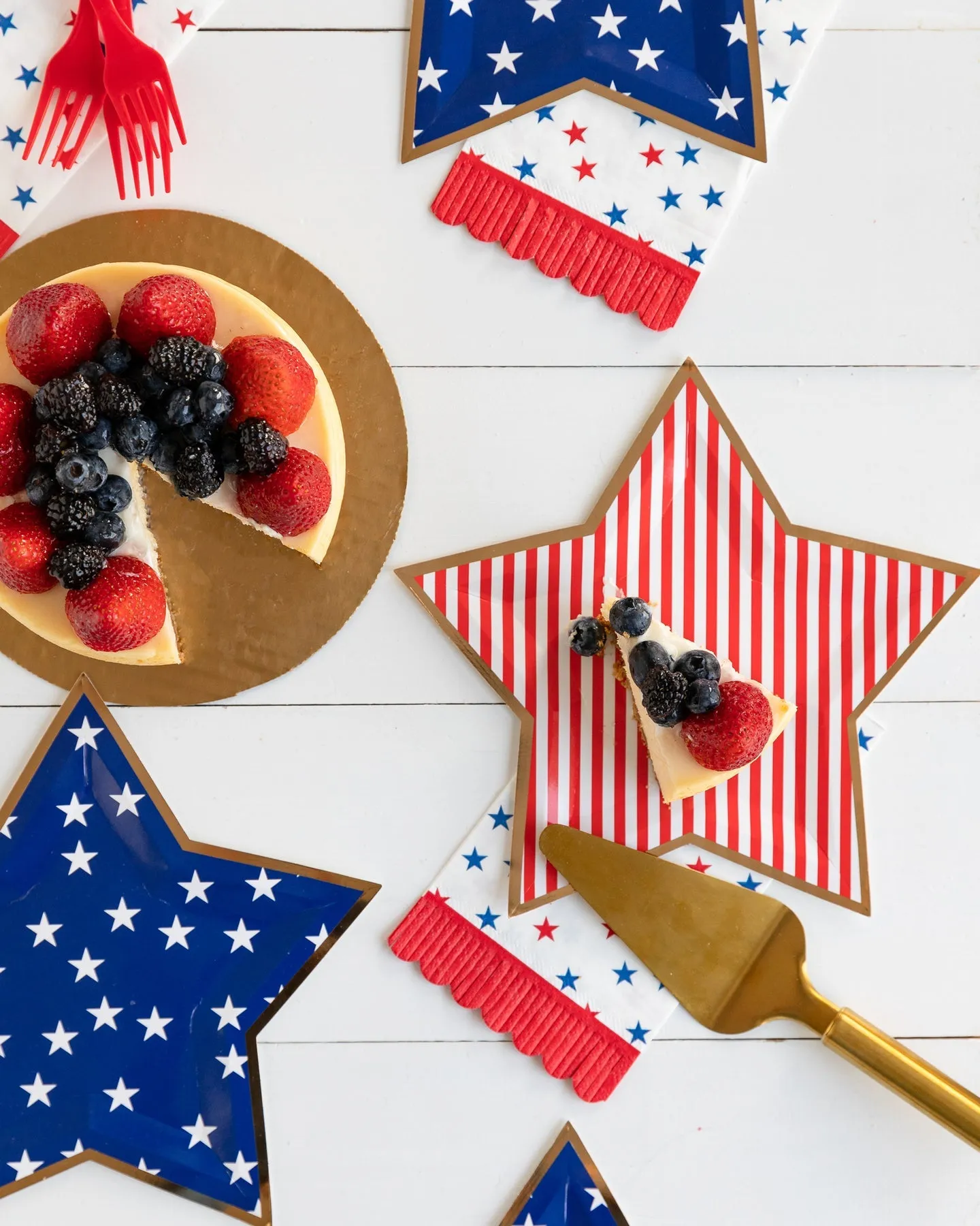 Scallop Fringe Stars Paper Guest Napkins